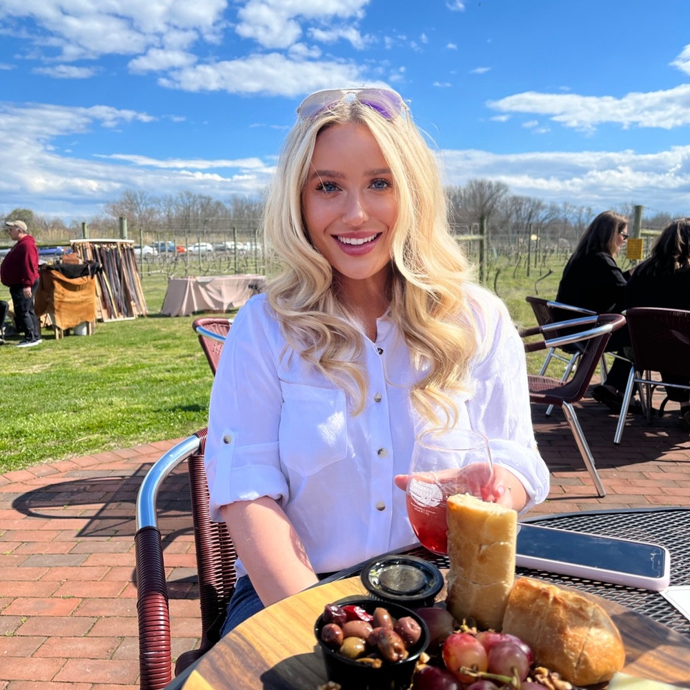 Meet your Posher, Nicole